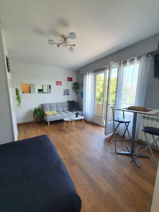 Le Studio Du Quai Charleville-Mézières Екстериор снимка